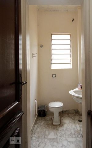Casa para alugar com 500m², 4 quartos e 8 vagasLavabo