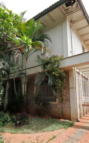 Casa para alugar com 500m², 4 quartos e 8 vagasFachada