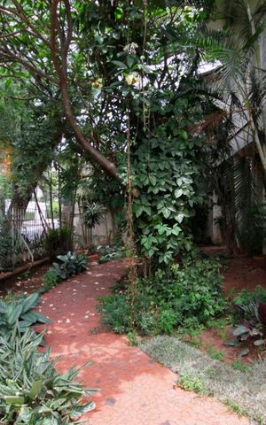 Casa para alugar com 500m², 4 quartos e 8 vagasÁrea Externa