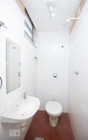 Apartamento à venda com 79m², 2 quartos e 1 vaga Apartamento à venda com 79m², 2 quartos e 1 vagaBanheiro de serviço