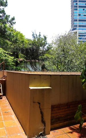 Casa à venda com 350m², 3 quartos e 4 vagas Casa à venda com 350m², 3 quartos e 4 vagasJardim Lateral