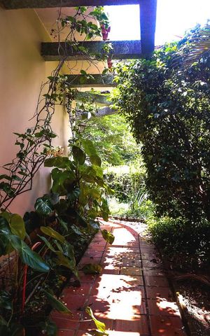 Casa à venda com 350m², 3 quartos e 4 vagas Casa à venda com 350m², 3 quartos e 4 vagasJardim Lateral