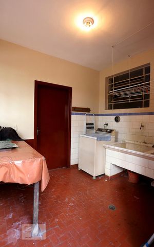 Casa à venda com 350m², 3 quartos e 4 vagas Casa à venda com 350m², 3 quartos e 4 vagasLavanderia