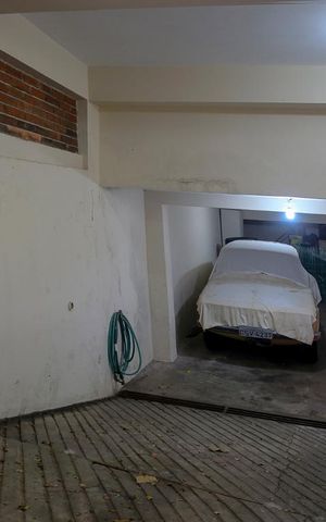 Casa à venda com 350m², 3 quartos e 4 vagas Casa à venda com 350m², 3 quartos e 4 vagasGaragem