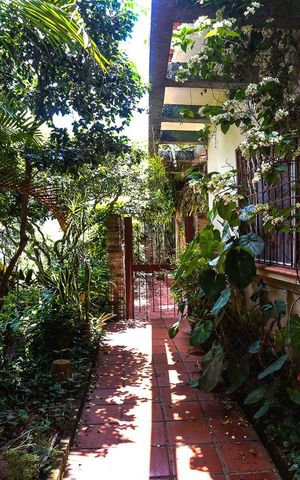 Casa à venda com 350m², 3 quartos e 4 vagas Casa à venda com 350m², 3 quartos e 4 vagasJardim Lateral