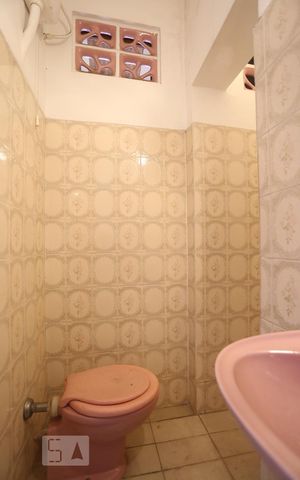 Casa à venda com 350m², 3 quartos e 4 vagas Casa à venda com 350m², 3 quartos e 4 vagasBanheiro da Ediculas 1