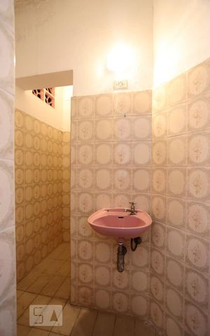 Casa à venda com 350m², 3 quartos e 4 vagas Casa à venda com 350m², 3 quartos e 4 vagasBanheiro da Ediculas 1