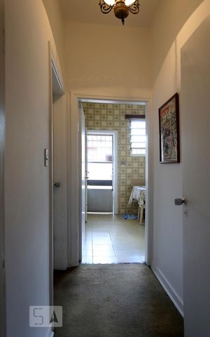 Casa à venda com 350m², 3 quartos e 4 vagas Casa à venda com 350m², 3 quartos e 4 vagasCorredor