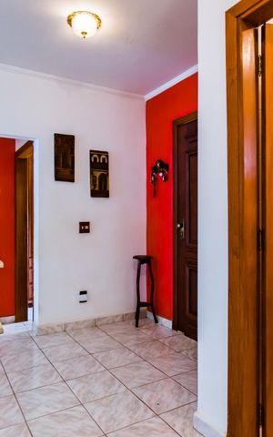 Casa à venda com 380m², 6 quartos e 3 vagasEntrada