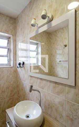 Casa para alugar com 125m², 3 quartos e 2 vagasBanheiro Social