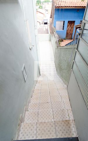 Casa para alugar com 125m², 3 quartos e 2 vagasEscadas