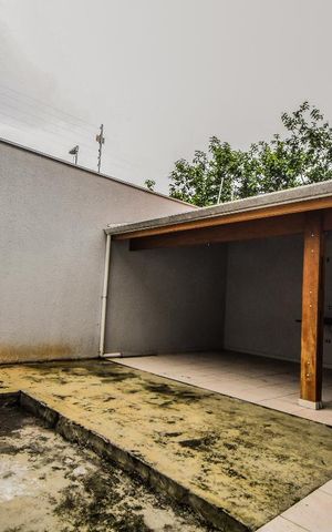 Casa à venda com 250m², 3 quartos e 3 vagas Casa à venda com 250m², 3 quartos e 3 vagasÁrea Externa