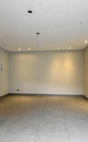 Casa à venda com 250m², 3 quartos e 3 vagas Casa à venda com 250m², 3 quartos e 3 vagasSalão de Festas