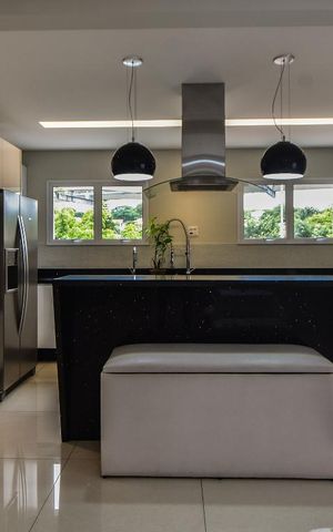 Casa à venda com 250m², 3 quartos e 3 vagas Casa à venda com 250m², 3 quartos e 3 vagasCozinha