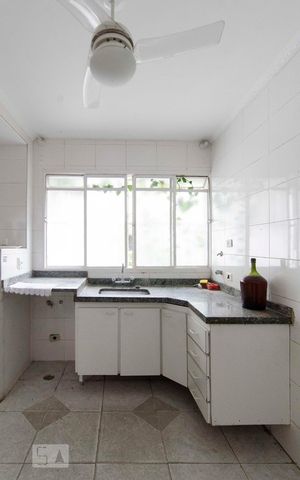 Casa para alugar com 450m², 3 quartos e 2 vagasCozinha