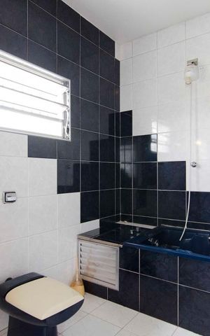 Casa para alugar com 450m², 3 quartos e 2 vagasBanheiro Suíte