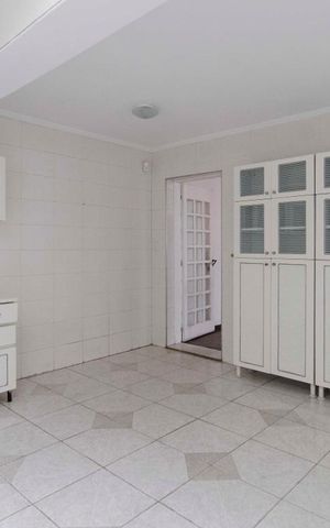 Casa para alugar com 450m², 3 quartos e 2 vagasCozinha