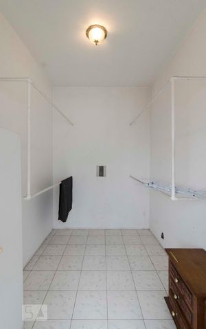 Casa para alugar com 450m², 3 quartos e 2 vagasSuíte