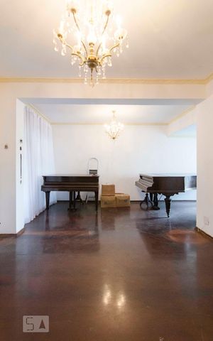 Casa para alugar com 450m², 3 quartos e 2 vagasSala