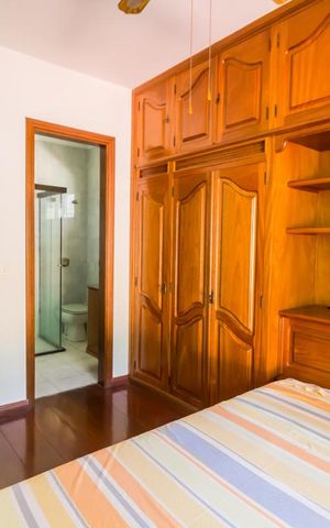 Casa à venda com 300m², 3 quartos e 5 vagas Casa à venda com 300m², 3 quartos e 5 vagasSuíte 1