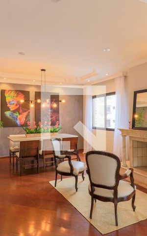 Apartamento à venda com 200m², 3 quartos e 3 vagas Apartamento à venda com 200m², 3 quartos e 3 vagasSala