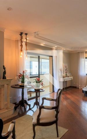 Apartamento à venda com 200m², 3 quartos e 3 vagas Apartamento à venda com 200m², 3 quartos e 3 vagasSala