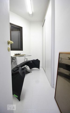 Apartamento à venda com 256m², 4 quartos e 3 vagasQuarto de serviço 1