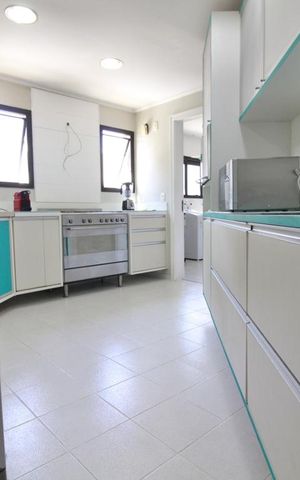 Apartamento à venda com 256m², 4 quartos e 3 vagasCozinha