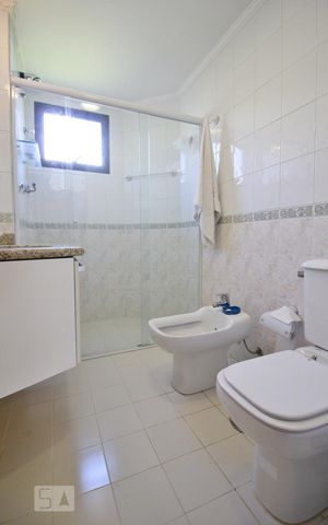 Apartamento à venda com 256m², 4 quartos e 3 vagasBanheiro da suíte 2