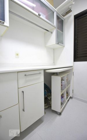 Apartamento à venda com 256m², 4 quartos e 3 vagasQuarto de serviço 2