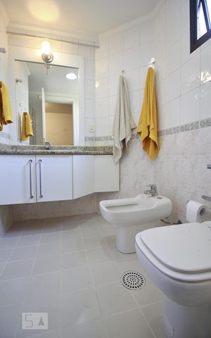 Apartamento à venda com 256m², 4 quartos e 3 vagasBanheiro da suíte 4
