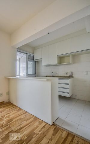 Apartamento para alugar com 75m², 2 quartos e 2 vagas Apartamento para alugar com 75m², 2 quartos e 2 vagasCozinha