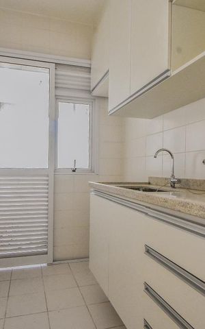 Apartamento para alugar com 75m², 2 quartos e 2 vagas Apartamento para alugar com 75m², 2 quartos e 2 vagasCozinha