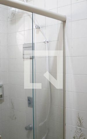 Casa para alugar com 154m², 3 quartos e 3 vagas Casa para alugar com 154m², 3 quartos e 3 vagasBanheiro Social