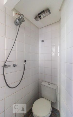 Apartamento à venda com 130m², 3 quartos e 3 vagas Apartamento à venda com 130m², 3 quartos e 3 vagasBanheiro de serviço