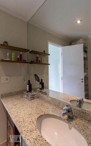 Apartamento à venda com 84m², 1 quarto e 2 vagas Apartamento à venda com 84m², 1 quarto e 2 vagasSuíte
