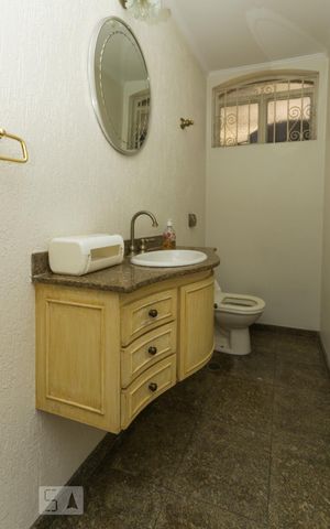 Casa para alugar com 264m², 4 quartos e 5 vagas Casa para alugar com 264m², 4 quartos e 5 vagasLavabo