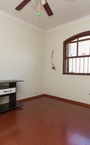 Casa para alugar com 264m², 4 quartos e 5 vagas Casa para alugar com 264m², 4 quartos e 5 vagasSuíte 2