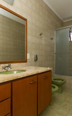 Casa para alugar com 264m², 4 quartos e 5 vagas Casa para alugar com 264m², 4 quartos e 5 vagasBanheiro da suíte 3