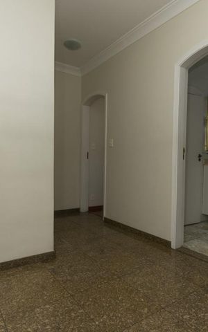Casa para alugar com 264m², 4 quartos e 5 vagas Casa para alugar com 264m², 4 quartos e 5 vagasHall do piso superior