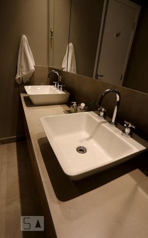 Apartamento à venda com 105m², 1 quarto e 2 vagas Apartamento à venda com 105m², 1 quarto e 2 vagasBanheiro Suite Detalhe