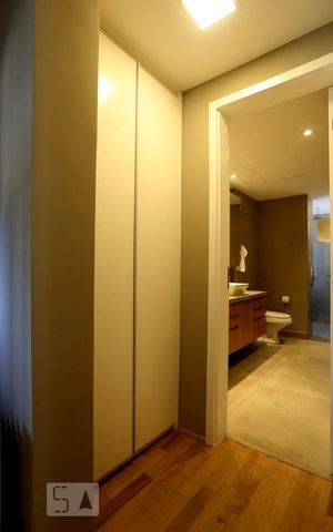 Apartamento à venda com 105m², 1 quarto e 2 vagas Apartamento à venda com 105m², 1 quarto e 2 vagasQuarto Suite Armário