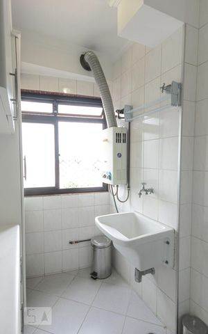 Apartamento para alugar com 72m², 3 quartos e 2 vagasÁrea de serviço 