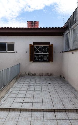 Casa à venda com 410m², 5 quartos e 6 vagas Casa à venda com 410m², 5 quartos e 6 vagasvaranda