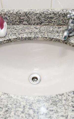Apartamento à venda com 60m², 2 quartos e 1 vaga Apartamento à venda com 60m², 2 quartos e 1 vagaBanheiro da Suíte