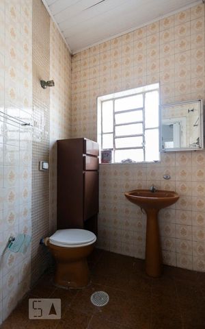 Casa à venda com 155m², 2 quartos e sem vagaBanheiro social