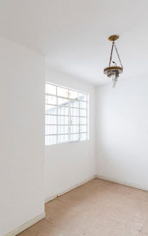 Casa à venda com 155m², 2 quartos e sem vagaEdícula / Quarto de serviço