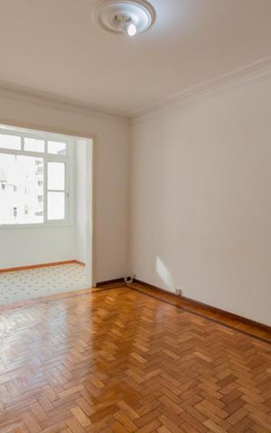 Apartamento à venda com 150m², 5 quartos e sem vagaSala