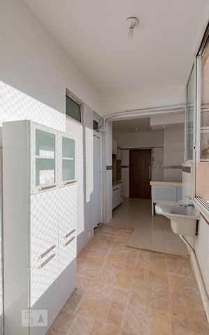 Apartamento à venda com 150m², 5 quartos e sem vagaÁrea de Serviço