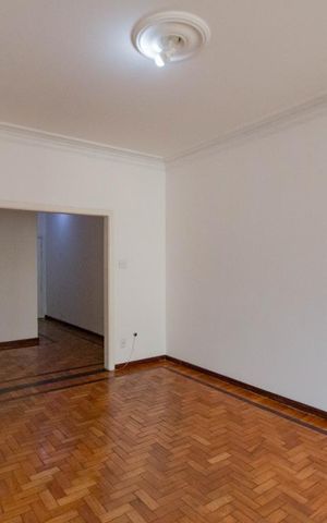 Apartamento à venda com 150m², 5 quartos e sem vagaSala